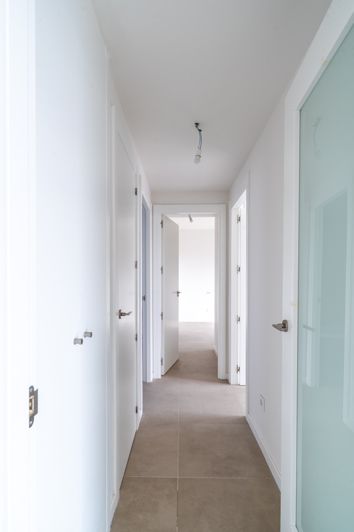 Image No.11-2 Bed Property for sale