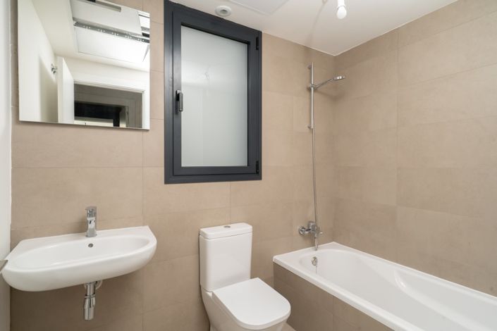 Image No.13-2 Bed Property for sale