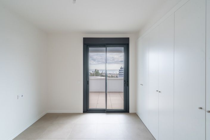 Image No.14-2 Bed Property for sale