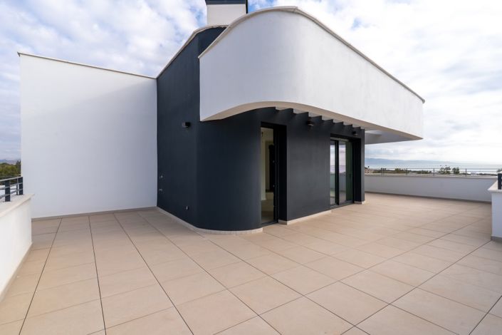 Image No.16-2 Bed Property for sale