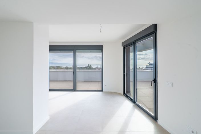 Image No.18-2 Bed Property for sale