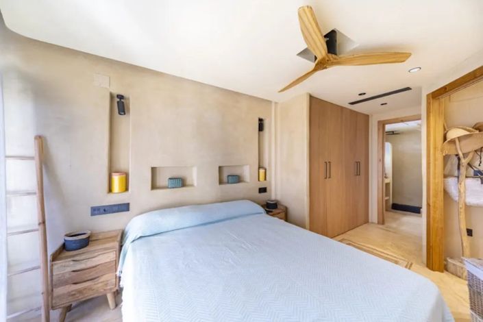 Image No.13-3 Bed Townhouse for sale