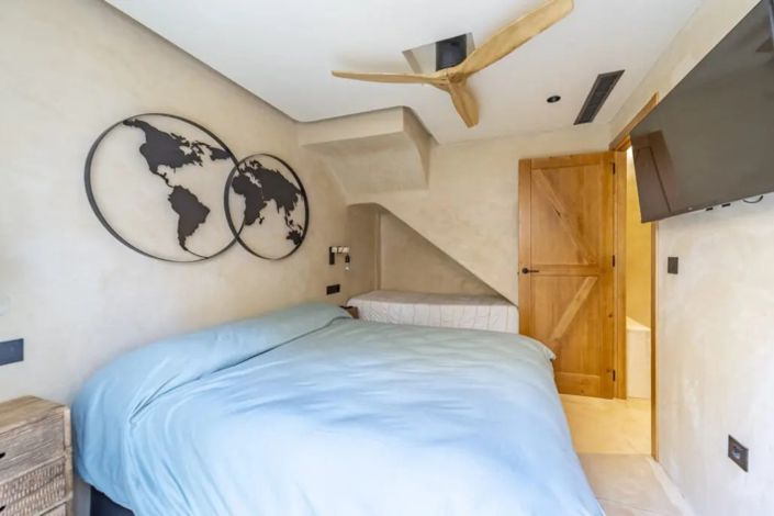 Image No.18-3 Bed Townhouse for sale