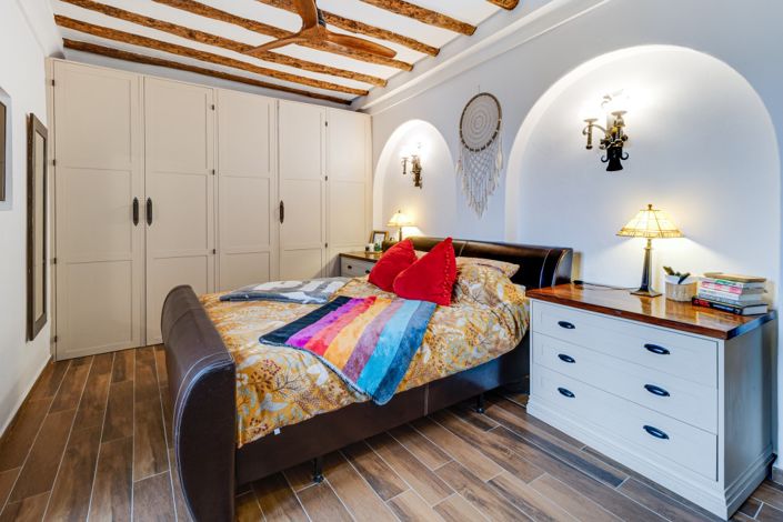 Image No.11-3 Bed Property for sale