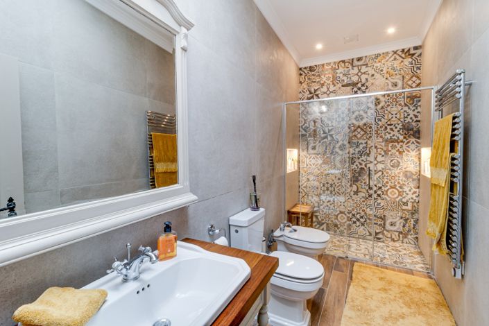 Image No.13-3 Bed Property for sale