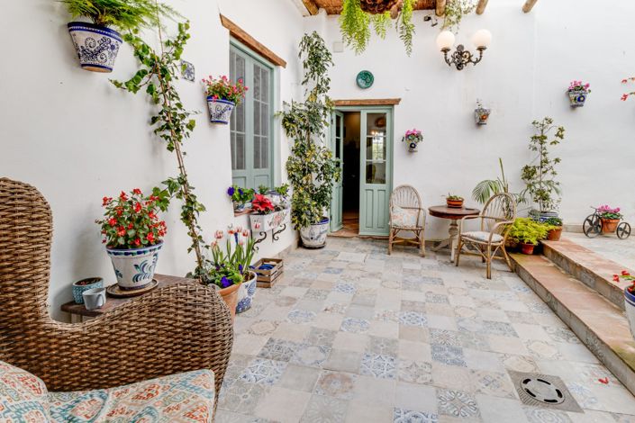 Image No.17-3 Bed Property for sale