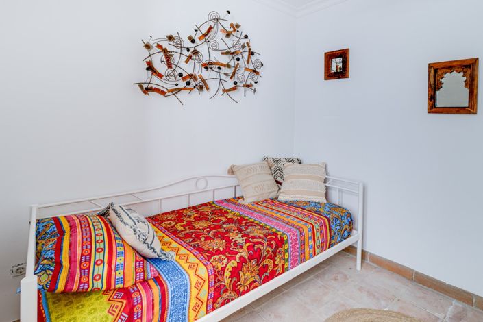 Image No.24-3 Bed Property for sale