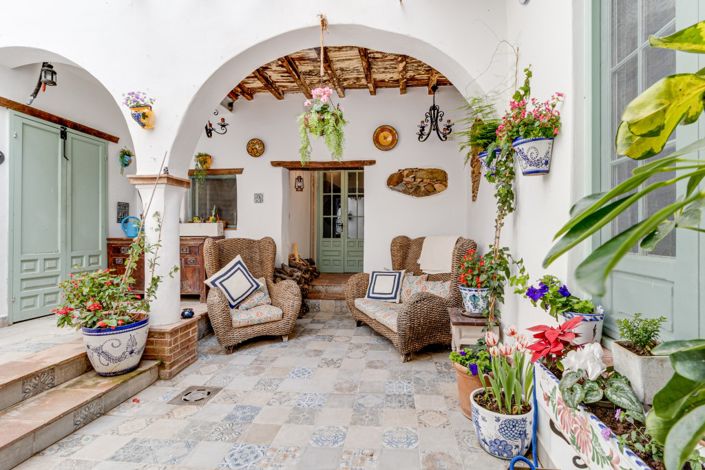 Image No.3-3 Bed Property for sale