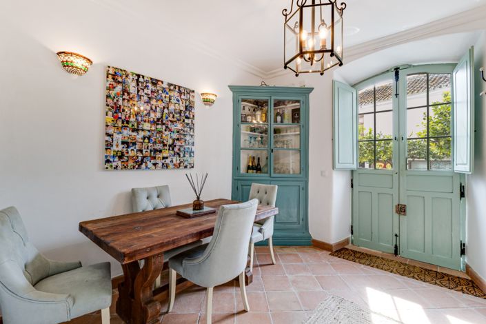 Image No.5-3 Bed Property for sale