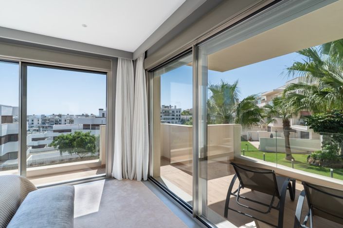 Image No.17-4 Bed Property for sale