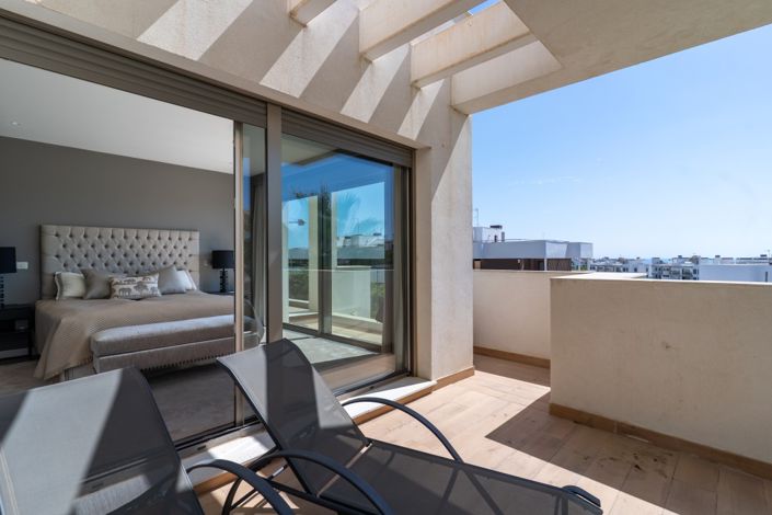 Image No.23-4 Bed Property for sale