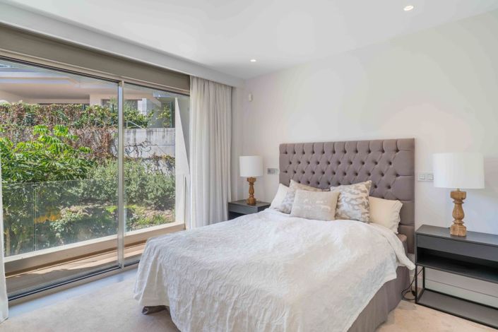 Image No.24-4 Bed Property for sale