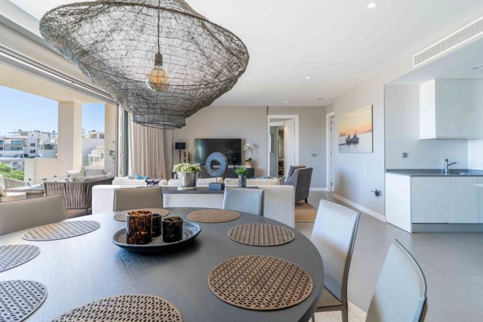 Image No.6-4 Bed Property for sale