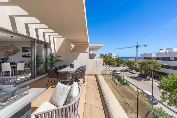 Image No.10-4 Bed Property for sale