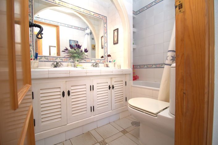 Image No.16-3 Bed Property for sale