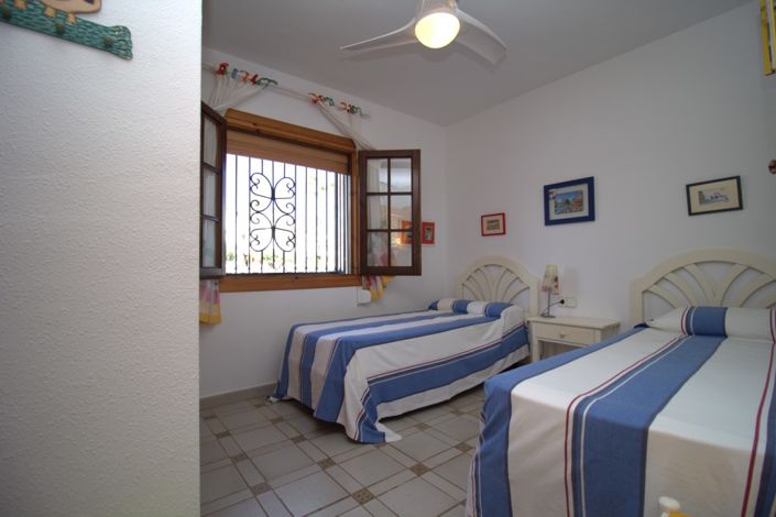 Image No.19-3 Bed Property for sale