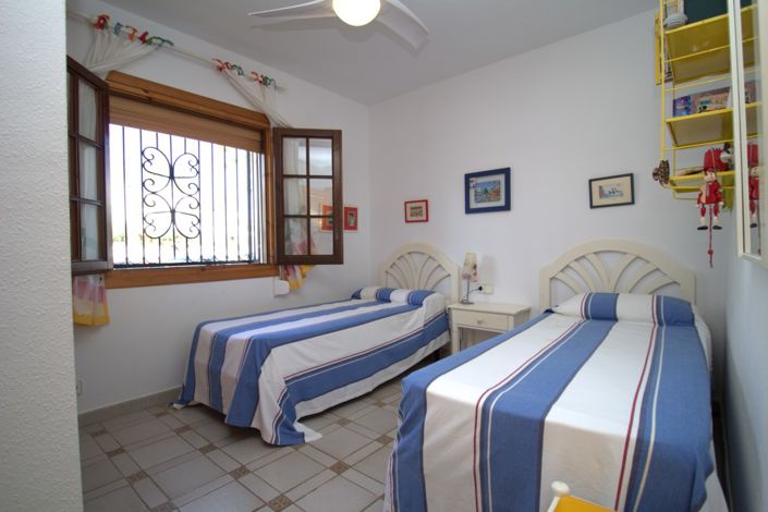 Image No.20-3 Bed Property for sale