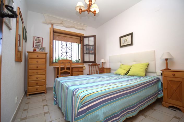 Image No.23-3 Bed Property for sale