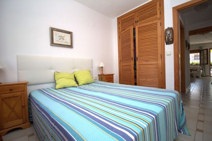 Image No.25-3 Bed Property for sale