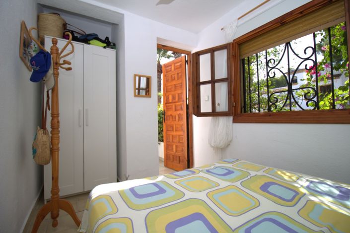 Image No.27-3 Bed Property for sale