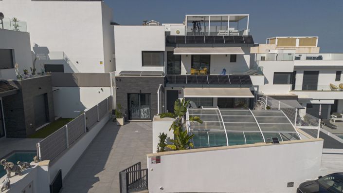 Image No.1-3 Bed Villa for sale