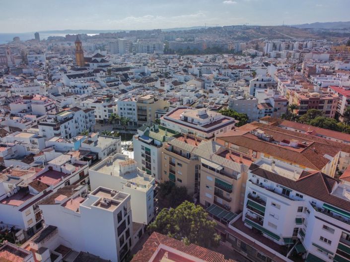 Image No.28-3 Bed Property for sale