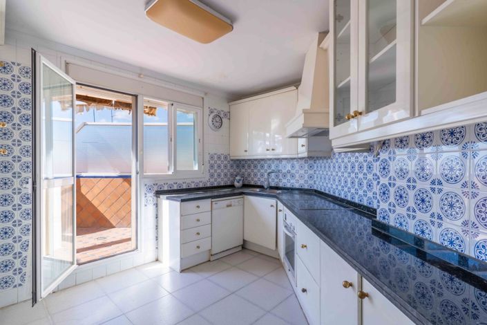 Image No.7-3 Bed Property for sale