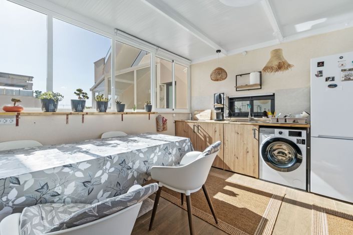 Image No.16-2 Bed Property for sale