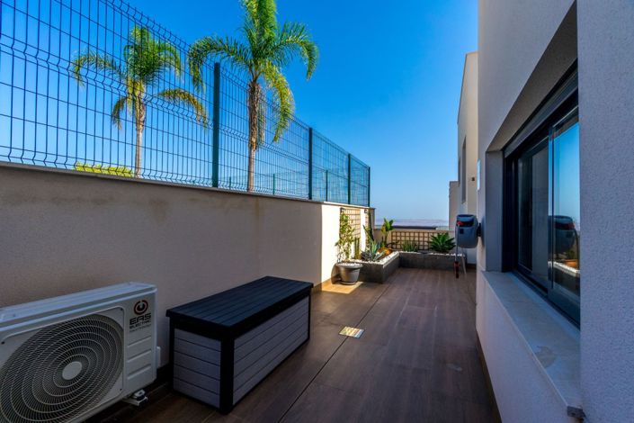 Image No.19-2 Bed Property for sale