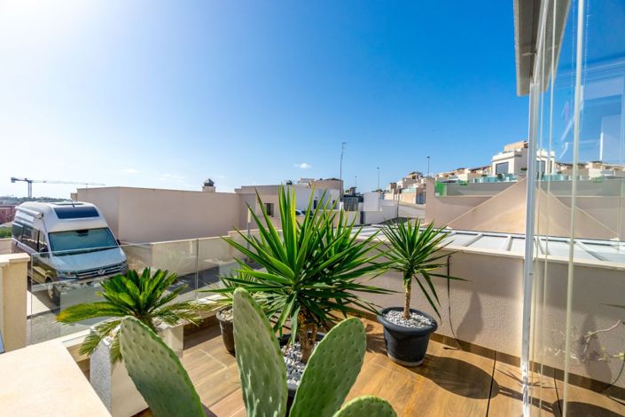 Image No.2-2 Bed Property for sale