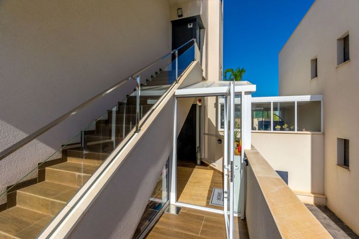 Image No.4-2 Bed Property for sale