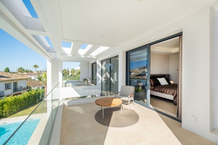 Image No.4-6 Bed Villa for sale