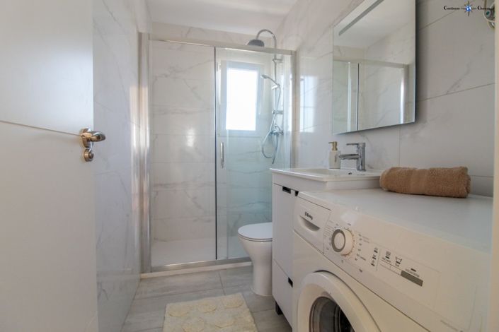 Image No.18-2 Bed Property for sale