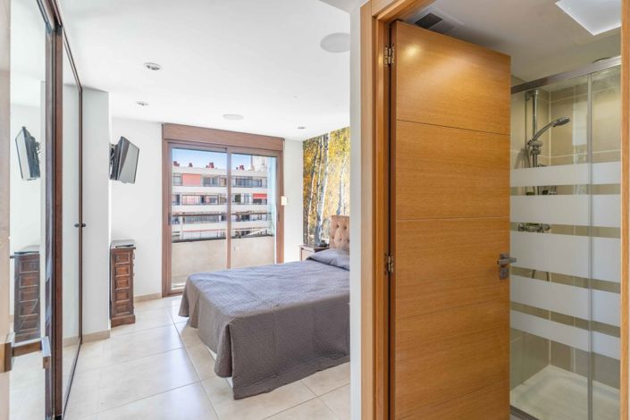 Image No.10-2 Bed Apartment for sale