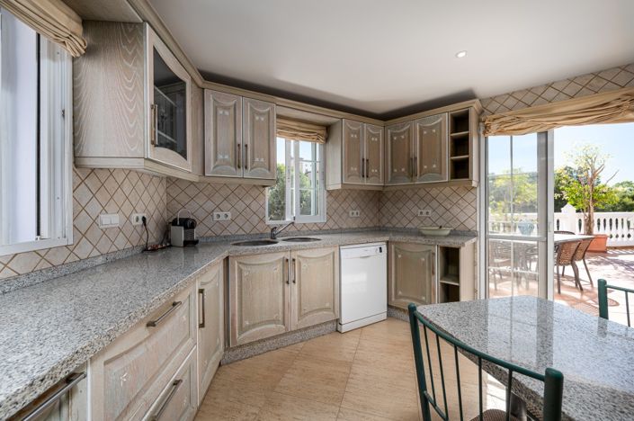 Image No.11-4 Bed Villa for sale