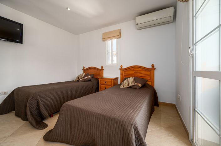 Image No.24-4 Bed Villa for sale