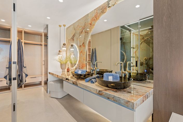 Image No.15-3 Bed Property for sale