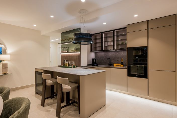 Image No.29-3 Bed Property for sale