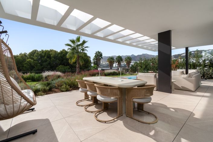 Image No.19-4 Bed Semi-Detached for sale