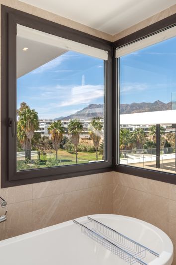 Image No.29-4 Bed Semi-Detached for sale