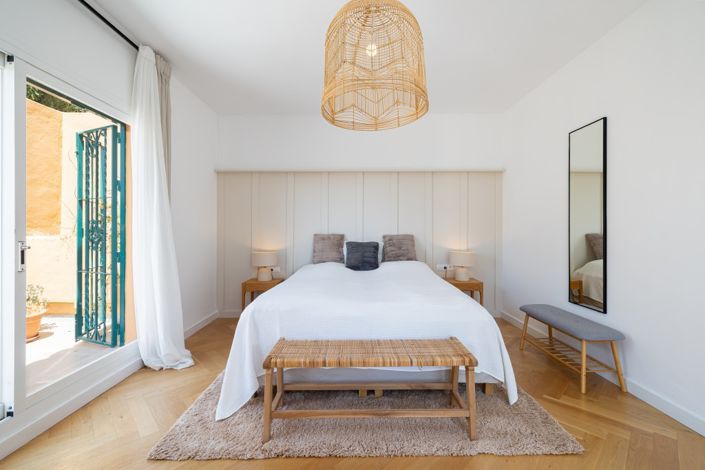 Image No.13-3 Bed Property for sale