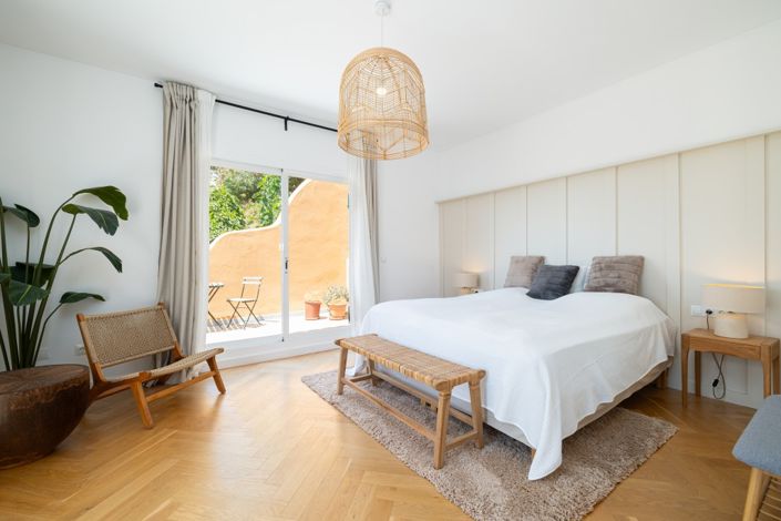 Image No.15-3 Bed Property for sale