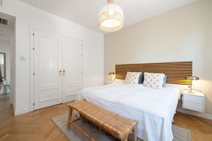 Image No.26-3 Bed Property for sale