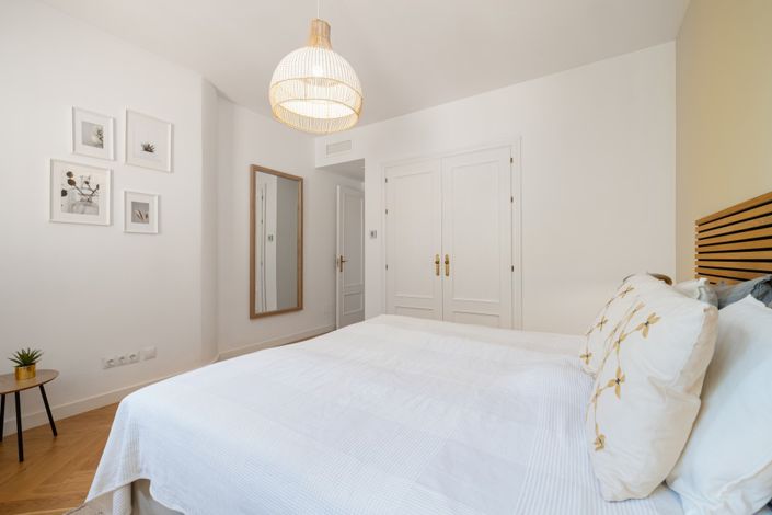 Image No.27-3 Bed Property for sale