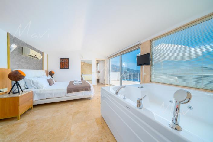 Image No.29-5 Bed Villa / Detached for sale