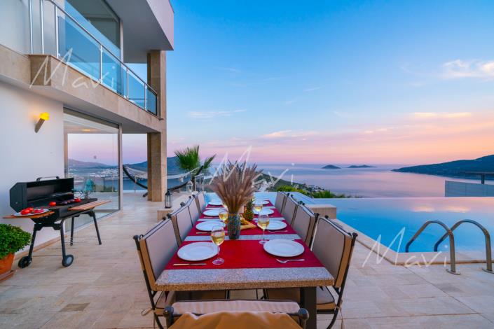 Image No.42-5 Bed Villa / Detached for sale