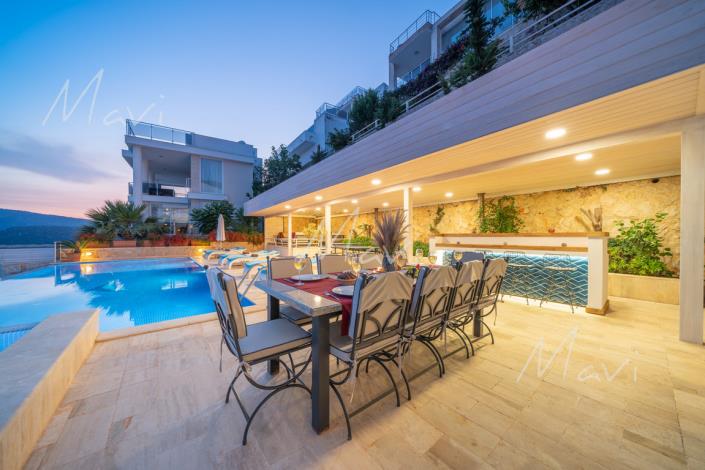 Image No.50-5 Bed Villa / Detached for sale