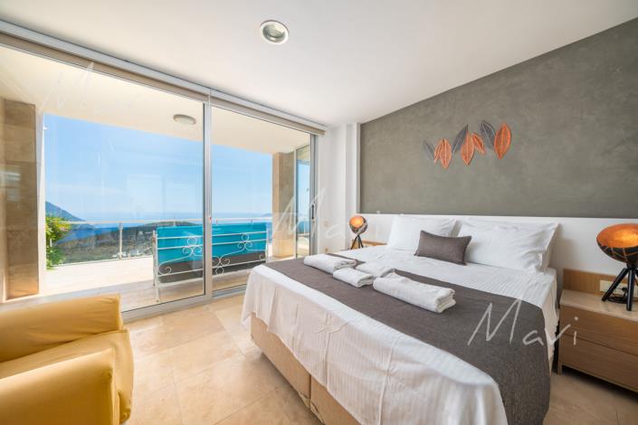 Image No.55-5 Bed Villa / Detached for sale