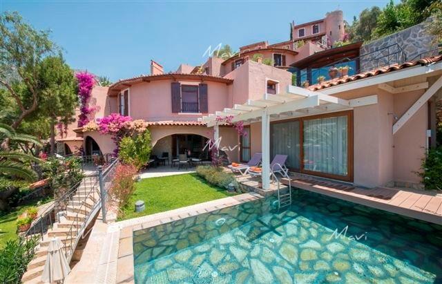Image No.1-5 Bed Villa / Detached for sale