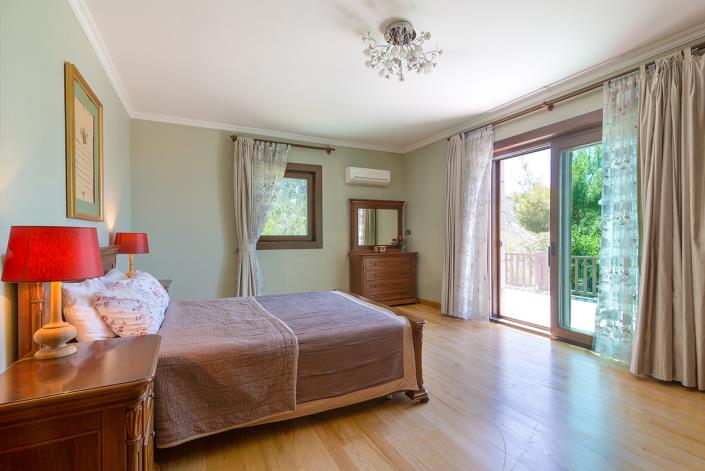 Image No.31-3 Bed Villa / Detached for sale